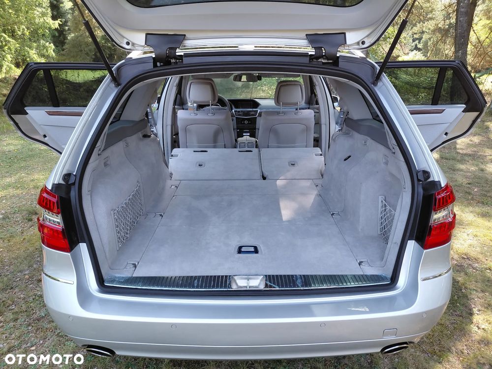 Mercedes-Benz Klasa E 300 CDI DPF BlueEFFICIENCY 7G-TRONIC Elegance - 13
