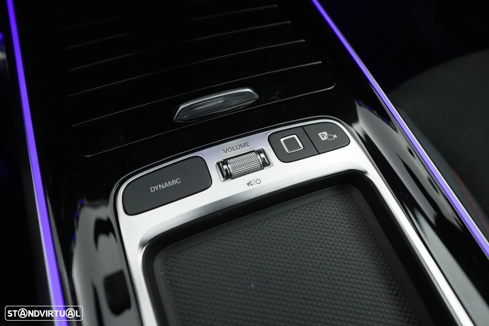 Mercedes-Benz GLA 180 d AMG Line - 25