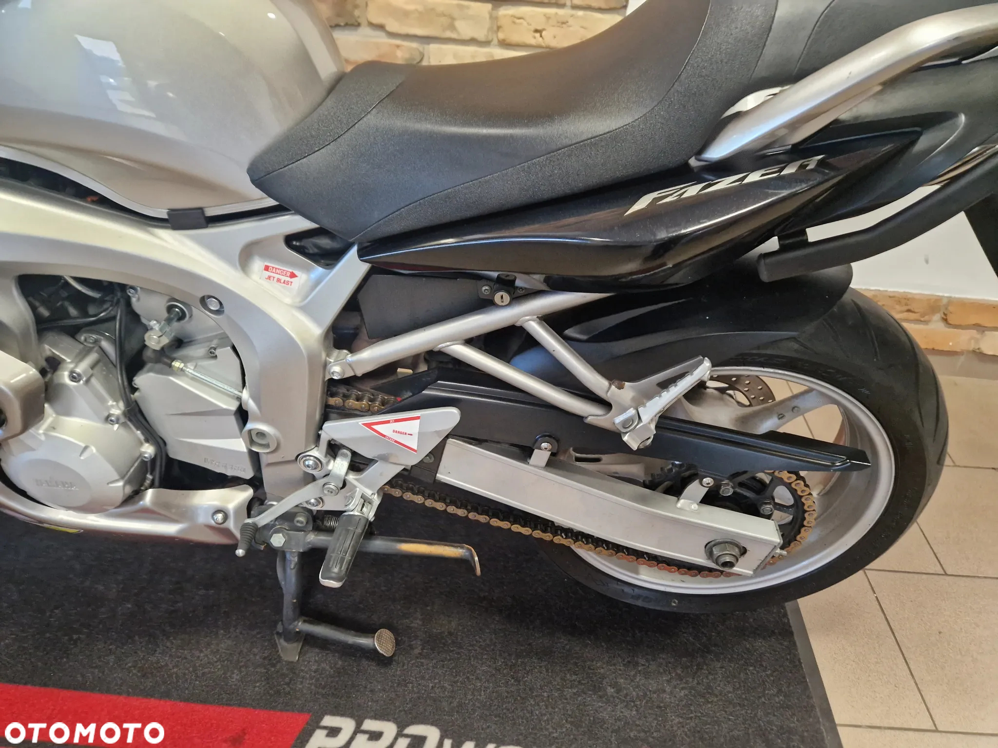 Yamaha FZ6 - 33