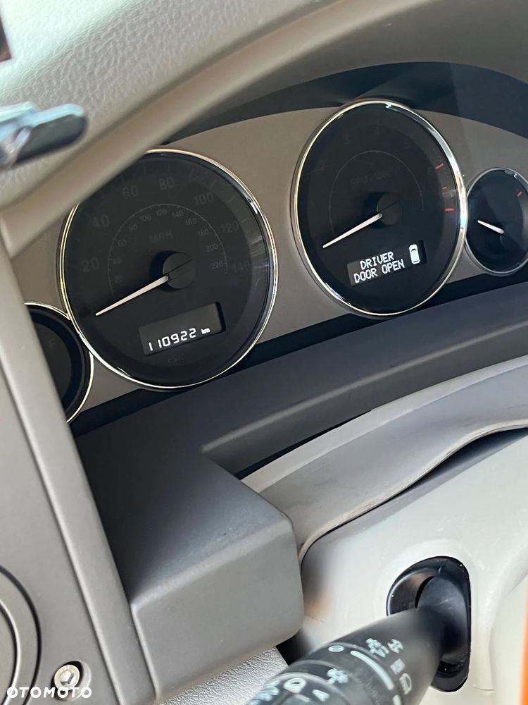 Jeep Commander 5.7 V8 Overland - 9