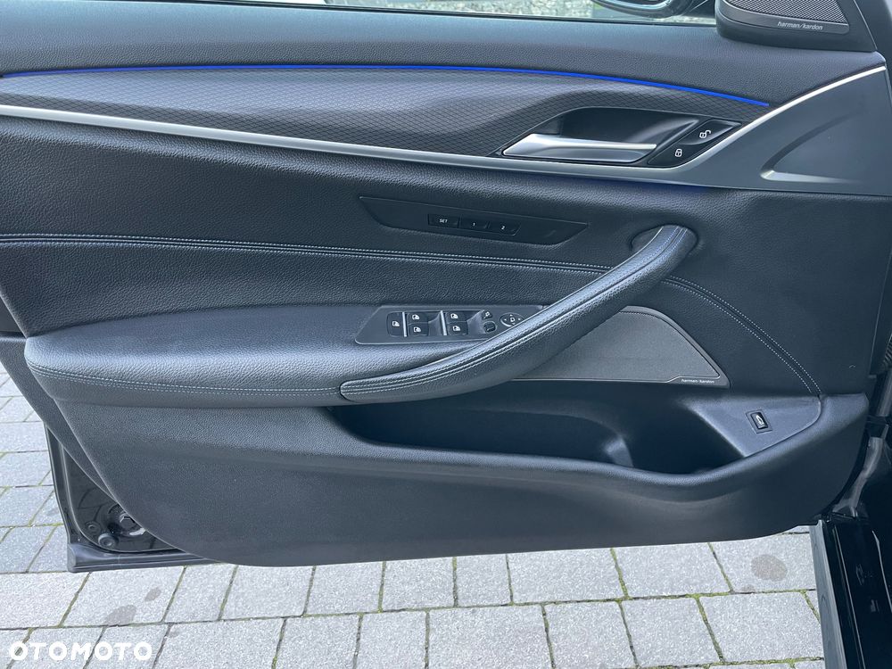 BMW Seria 5 520i M Sport sport - 35