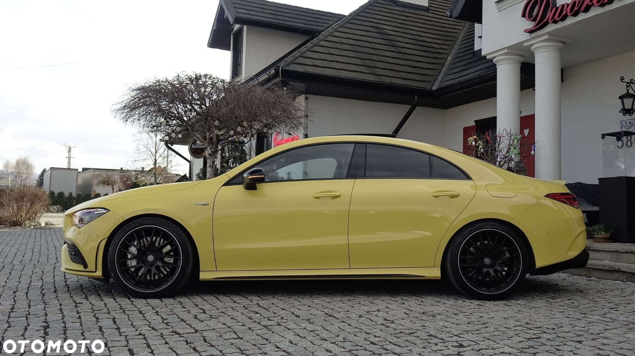 Mercedes-Benz CLA - 12