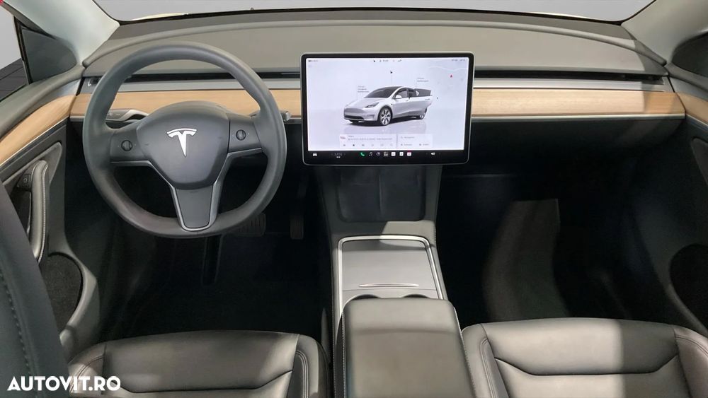 Tesla Model Y Long Range Dual Motor AWD - 2
