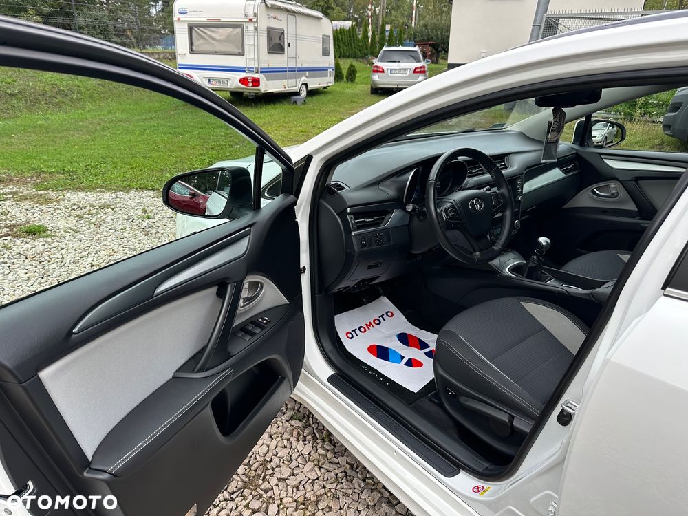 Toyota Avensis 1.8 Selection - 11