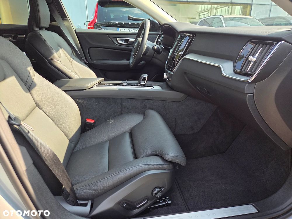 Volvo V60 B4 B Plus Dark - 17