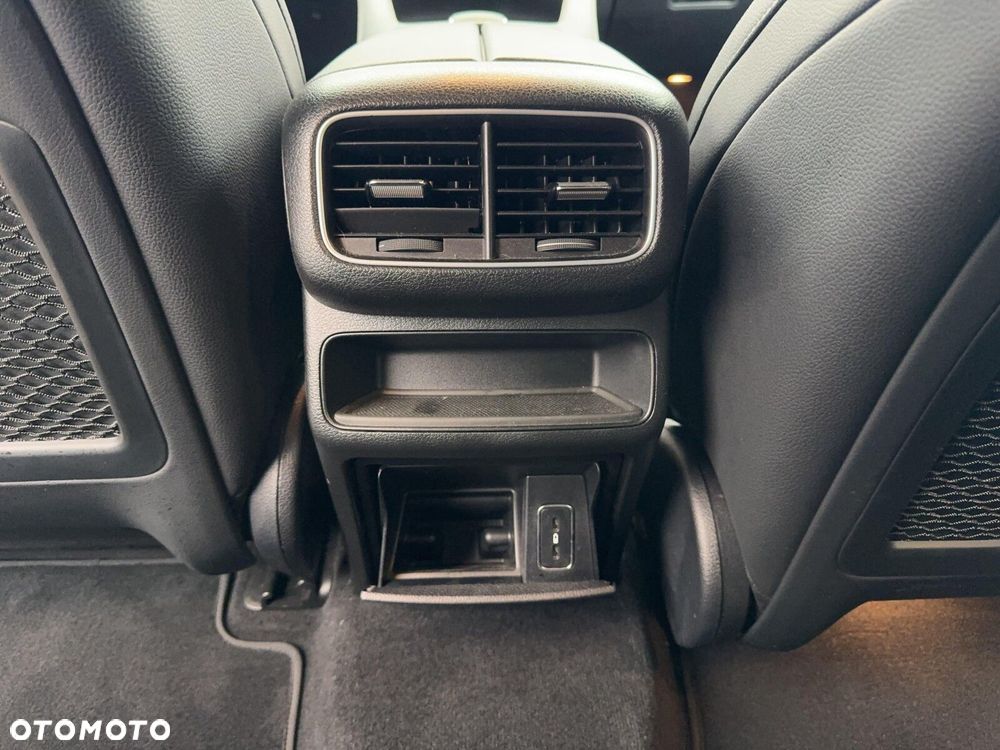 Mercedes-Benz GLE - 19