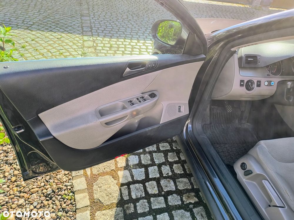 Volkswagen Passat 2.0 TDI DPF Comfortline - 14