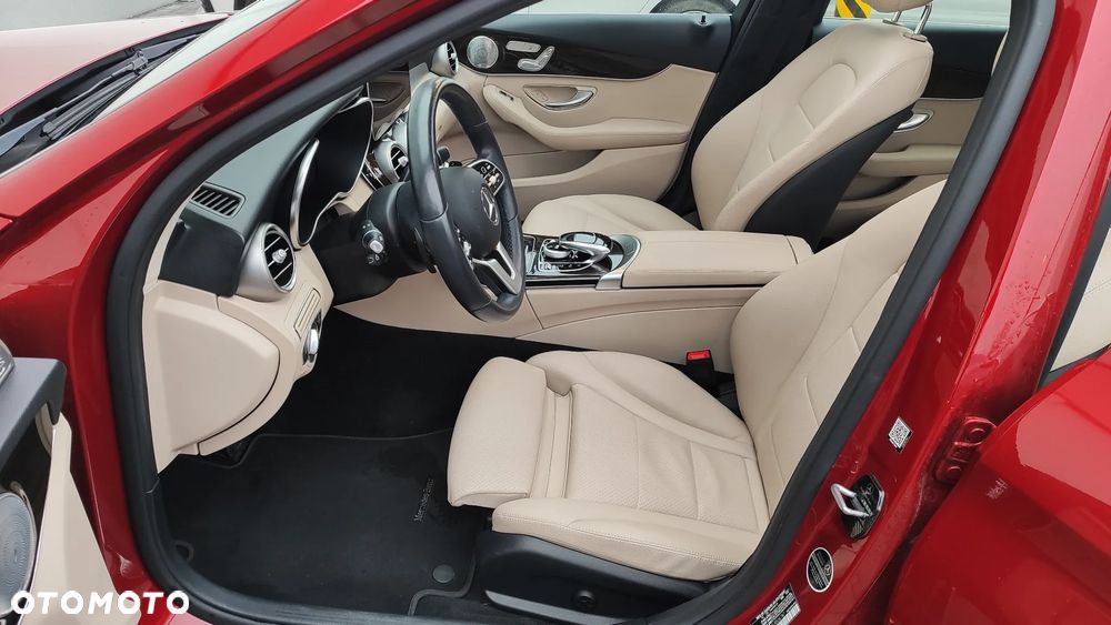 Mercedes-Benz Klasa C 300 4MATIC 9G-TRONIC - 12