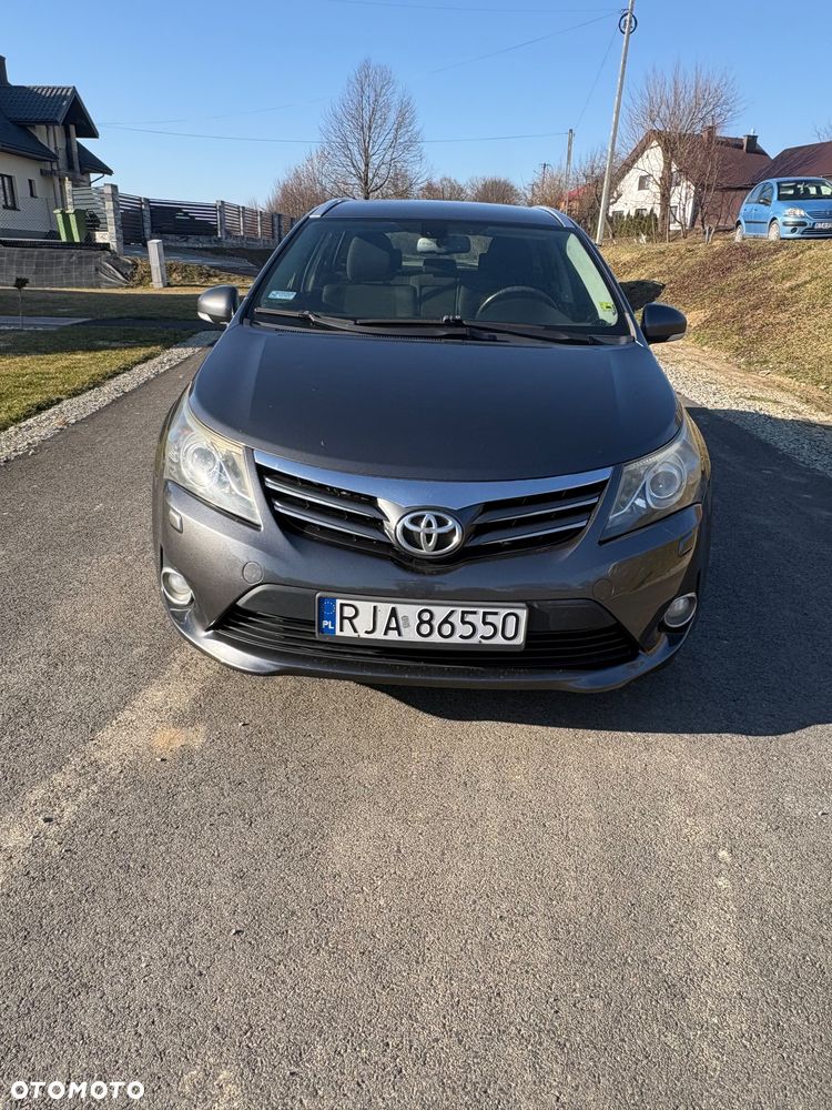 Toyota Avensis - 4
