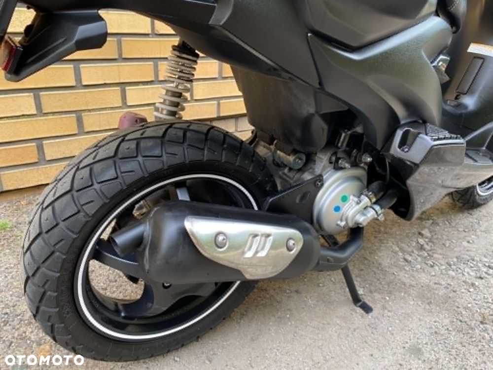 Yamaha Aerox - 7