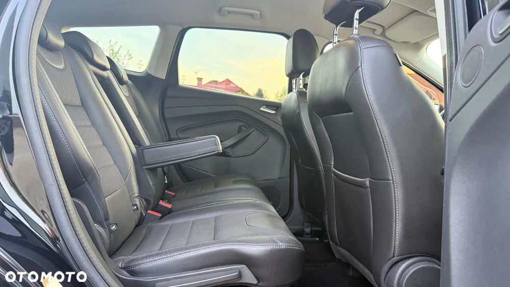 Ford Kuga 2.0 TDCi AWD Titanium - 34