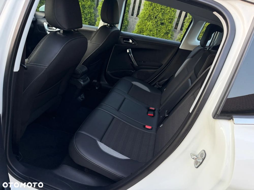Peugeot 2008 BlueHDi FAP 120 STOP & START Allure - 27