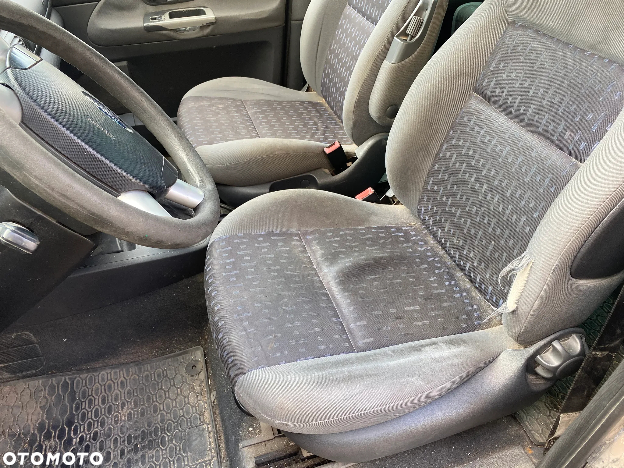 Ford Galaxy 1.9 TDI Ambiente - 4
