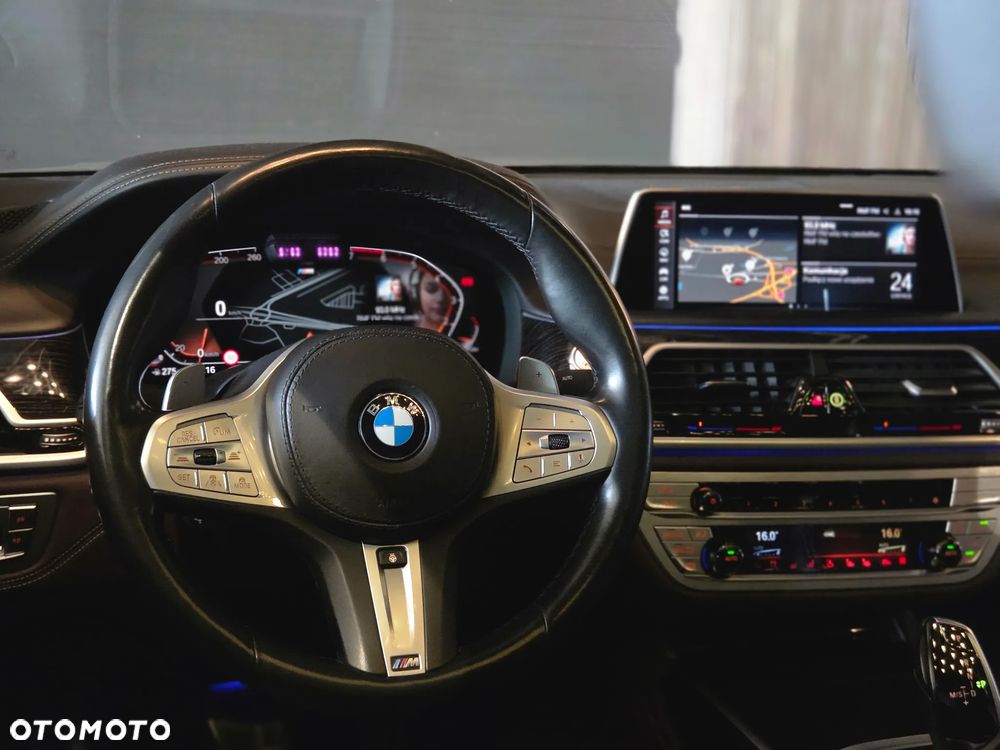 BMW Seria 7 750i xDrive sport - 15