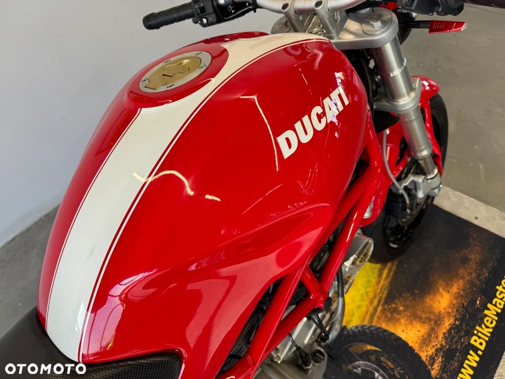Ducati Monster - 17
