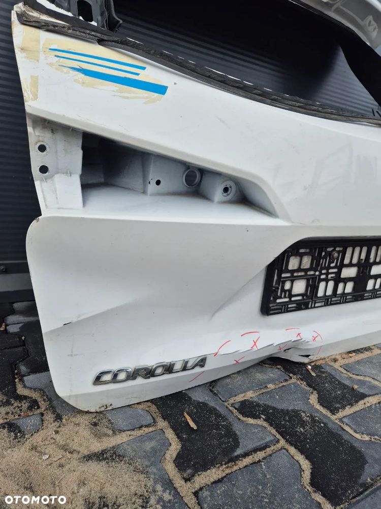 KLAPA BAGAŻNIKA COROLLA E21 KOMBI - 10