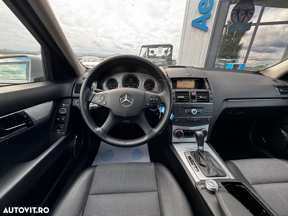 Mercedes-Benz C 180 T Kompressor Automatik BlueEFFICIENCY Elegance - 24