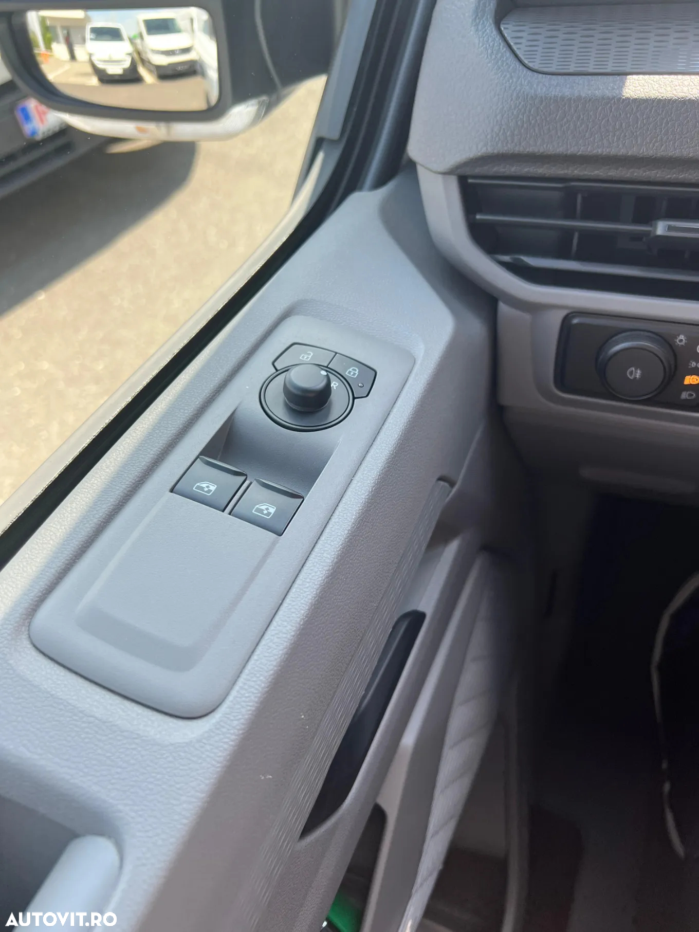 Volkswagen Transporter T7 furgon lung - 14