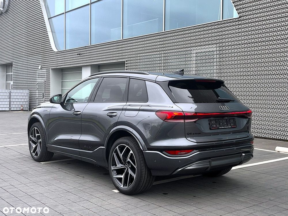 Audi Q6 e-tron - 4