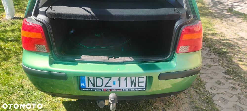 Volkswagen Golf 1.6 Basis - 4