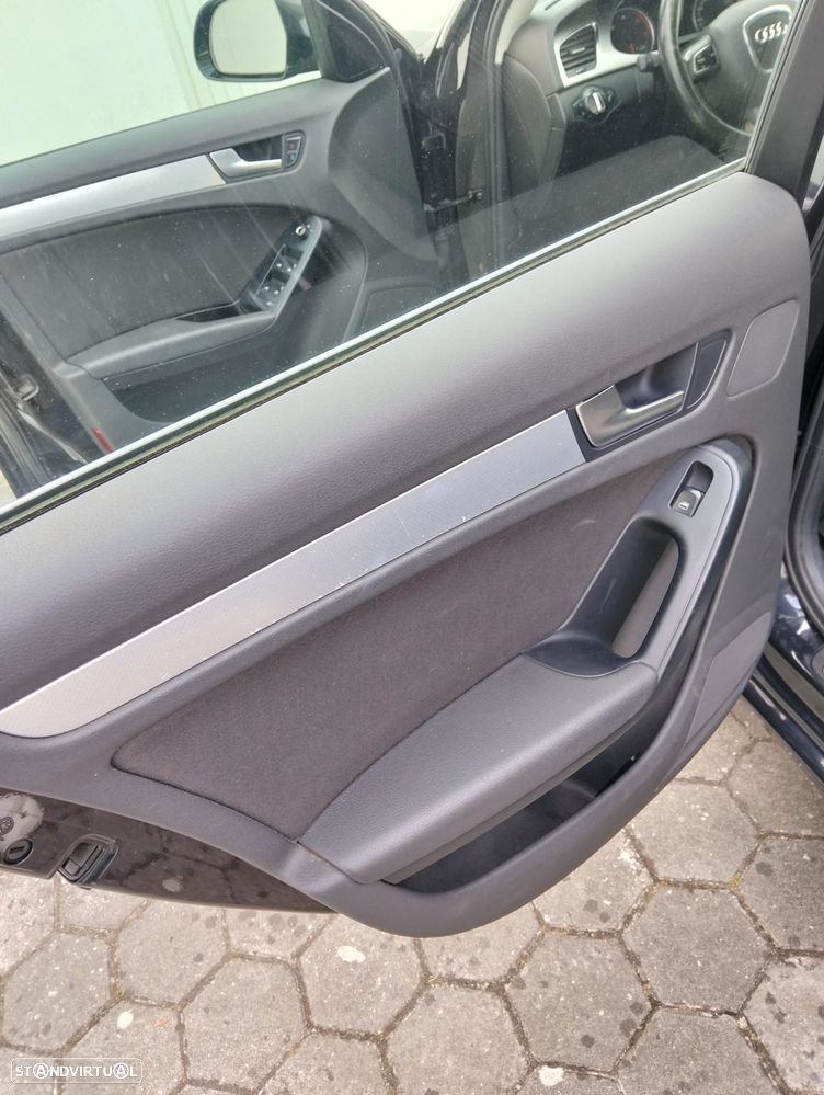 Audi A4 Avant 2.0 TDI - 8