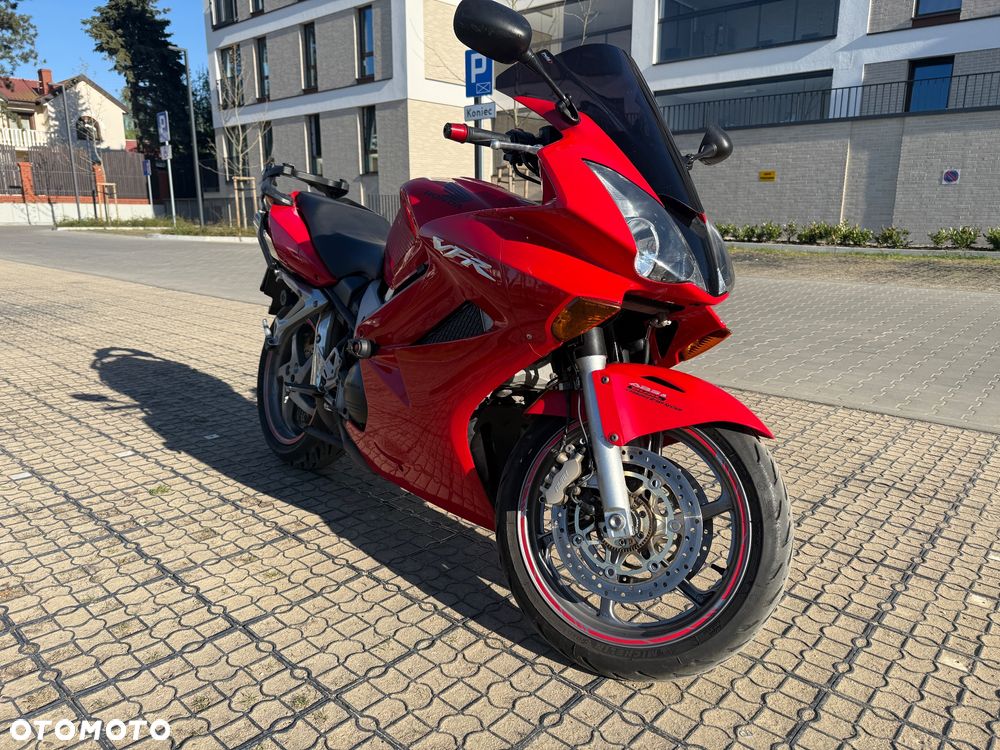 Honda VFR - 14