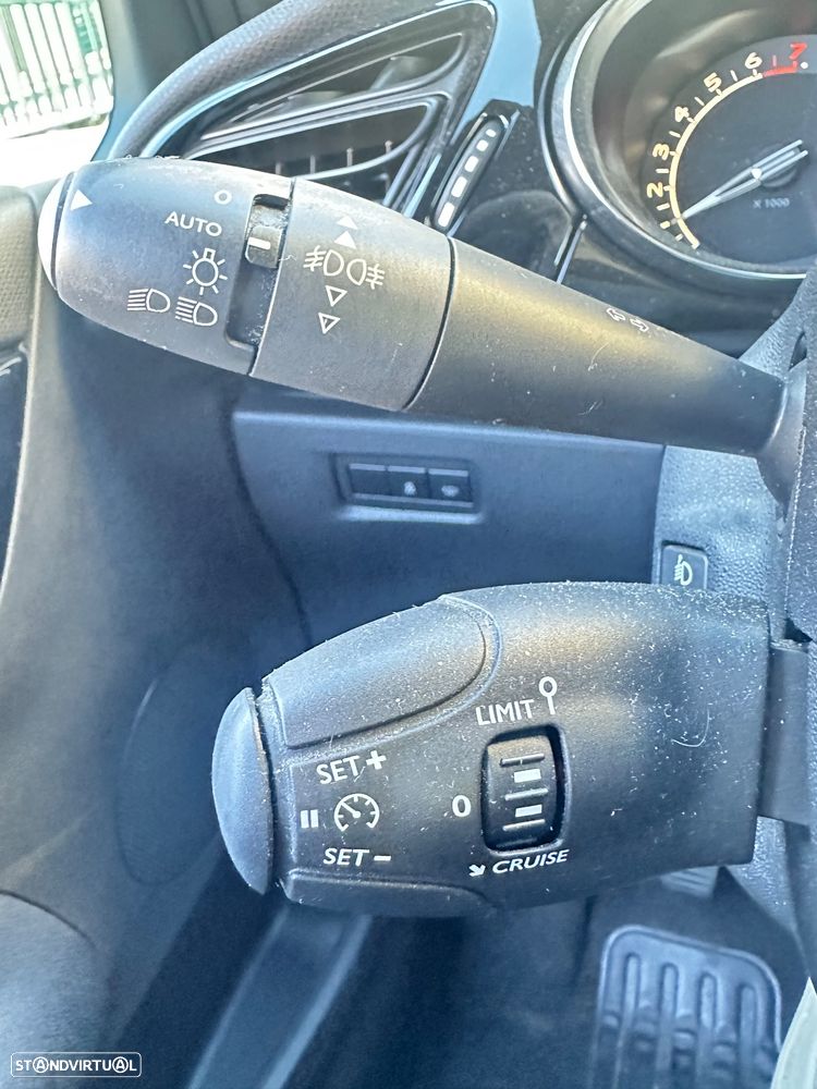 DS DS3 PureTech 110 Start & Stop SoChic - 17