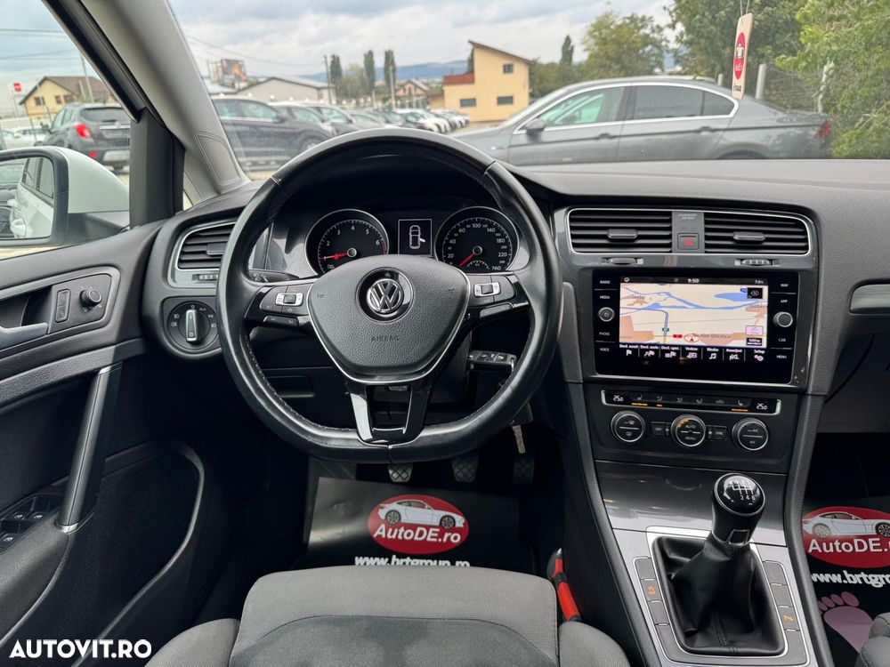Volkswagen Golf - 9