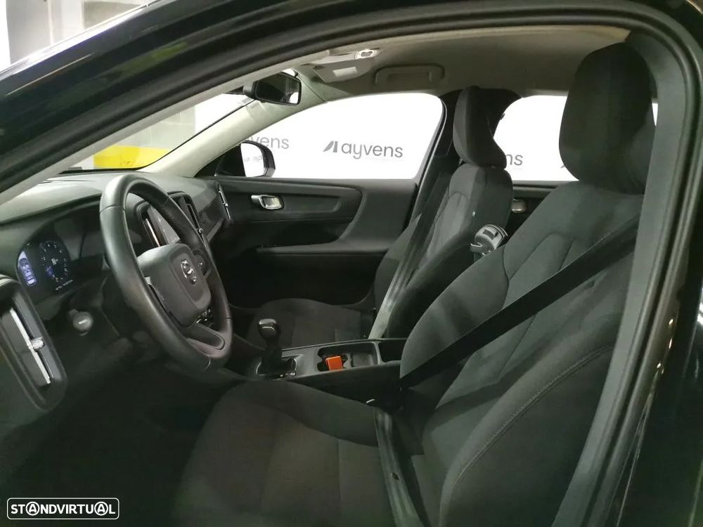 Volvo XC 40 1.5 T2 Momentum - 5