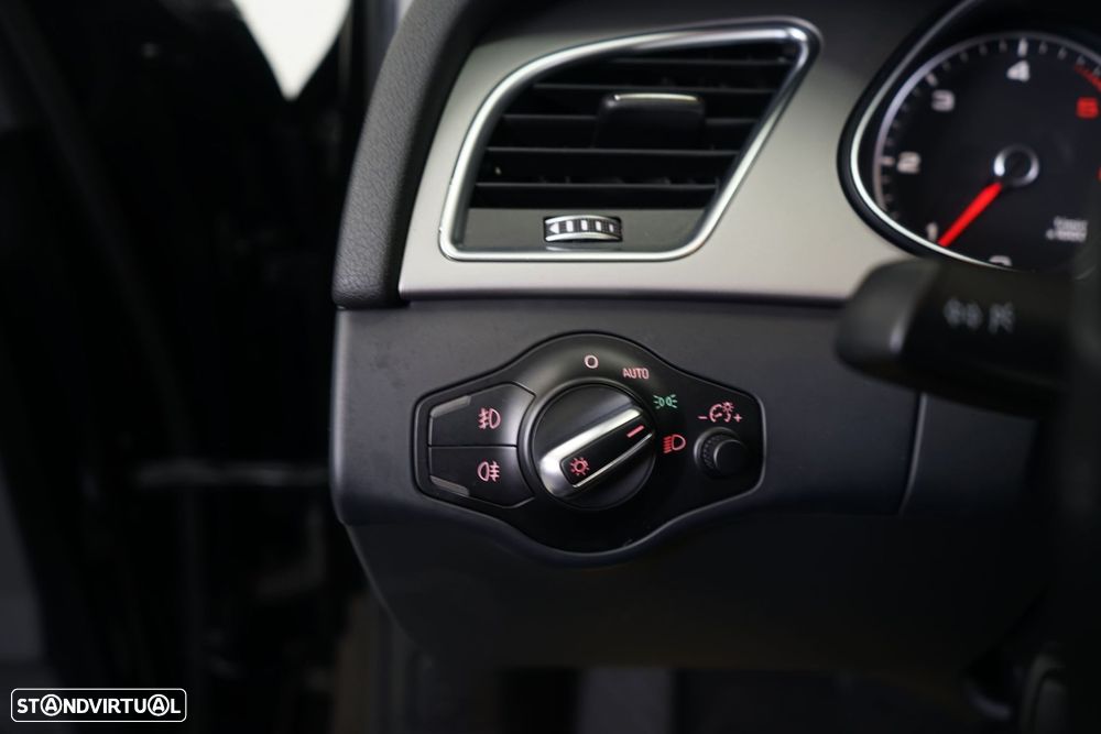 Audi A4 Avant 2.0 TDI Multitronic Business Line S-line - 29