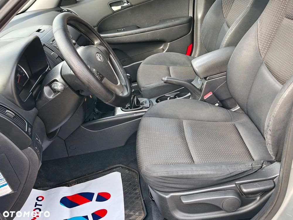 Hyundai i30 1.4 Classic + - 10