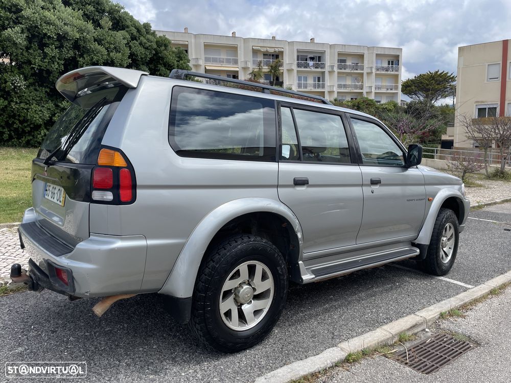 Mitsubishi Pajero Sport 2.5 TD GLS - 7