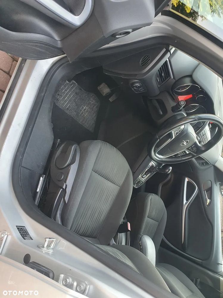 Opel Zafira - 10
