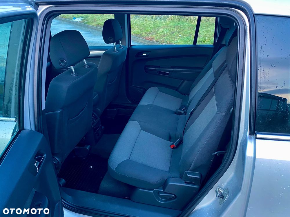 Opel Zafira 1.6 Essentia - 12