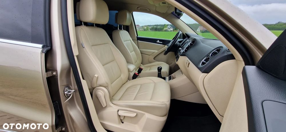 Volkswagen Tiguan 2.0 TDI DPF 4Motion BlueMotion Technology Exclusive - 22
