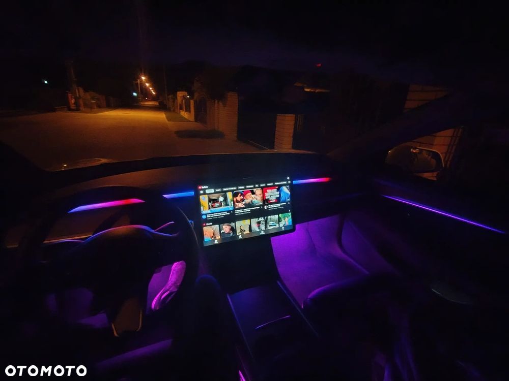 Tesla Model 3 - 4
