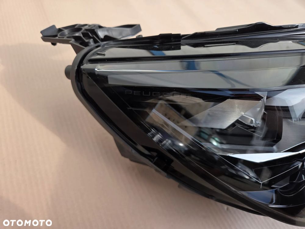 Lampa przednia prawa FULL LED Peugeot 208 II LIFT   9850597780 - 2
