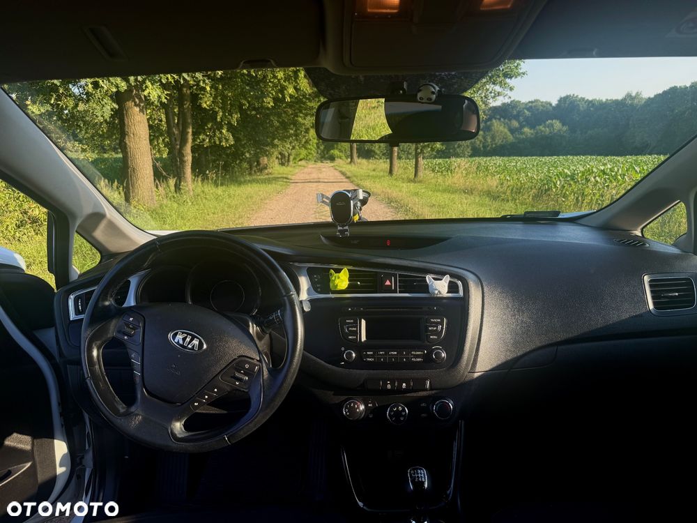 Kia Ceed 1.4 L - 11