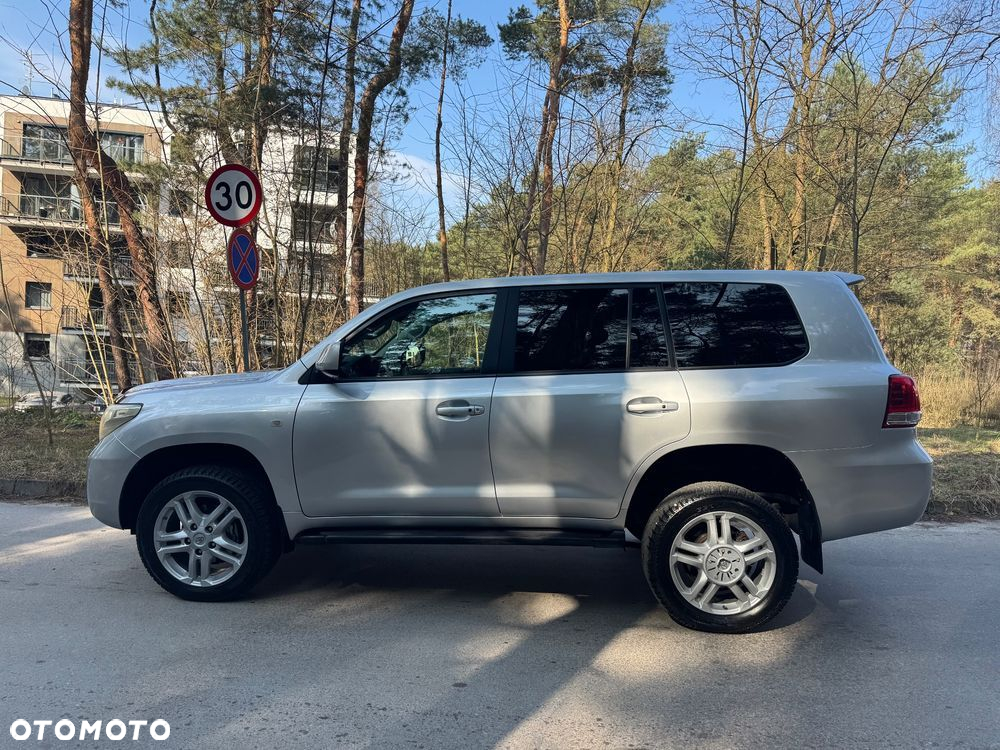 Toyota Land Cruiser - 2