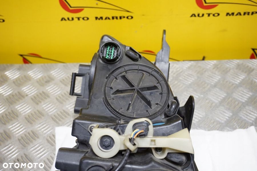 HYUNDAI GENESIS G80 SEDAN 2015 - REFLEKTOR LAMPA XENON LED PRAWA USA - 13