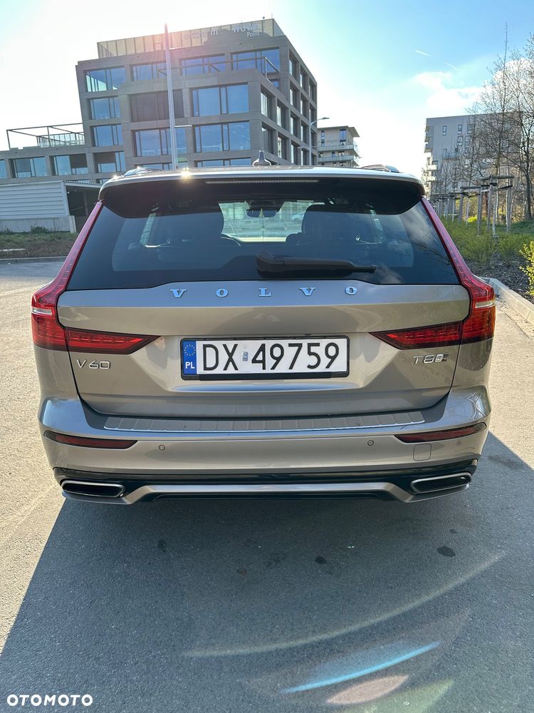 Volvo V60 T8 AWD Plug-In Hybrid Inscription - 10