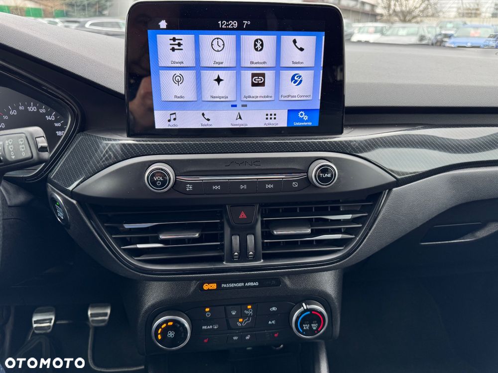 Ford Focus 1.5 EcoBlue Start-Stopp-System ST-LINE DESIGN - 19