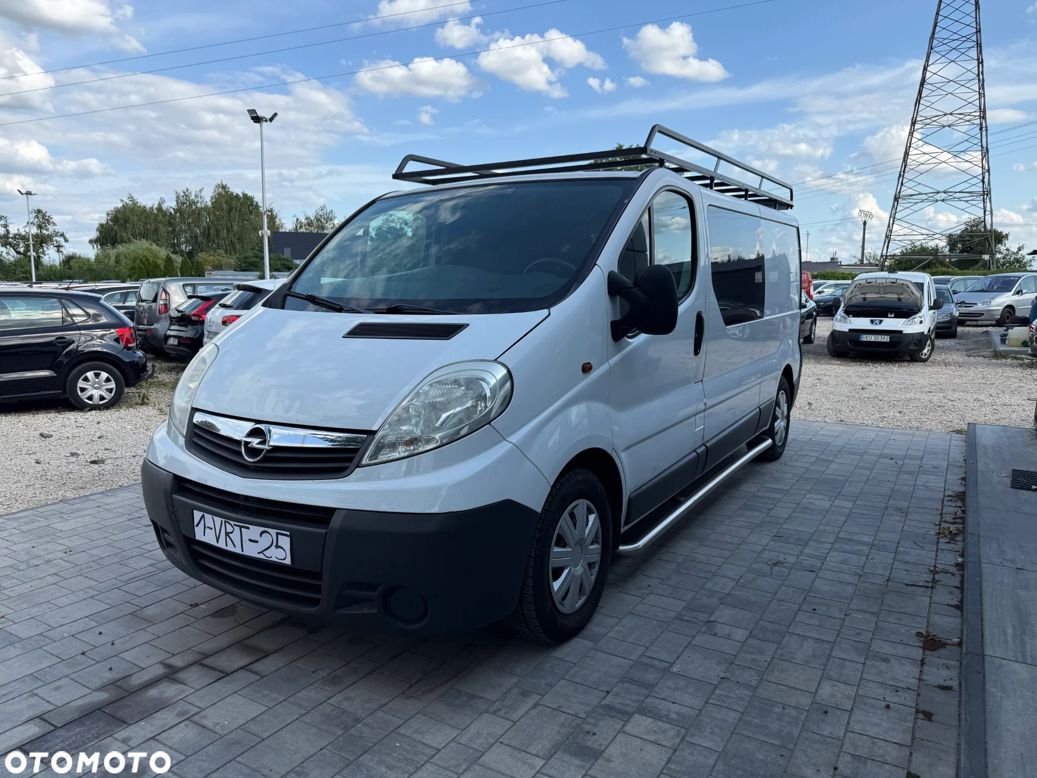 Opel Vivaro L2H1 2.9t - 17