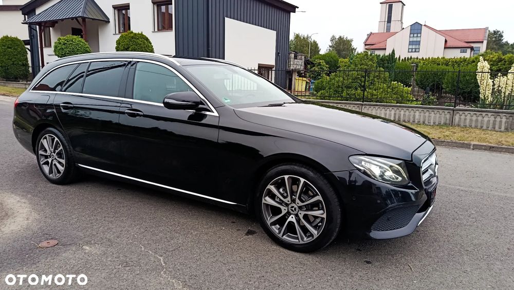 Mercedes-Benz Klasa E 220 d 9G-TRONIC - 24