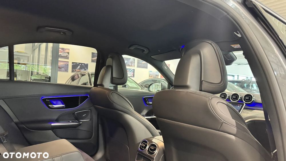 Mercedes-Benz Klasa C 300 e PHEV 4-Matic AMG - 34