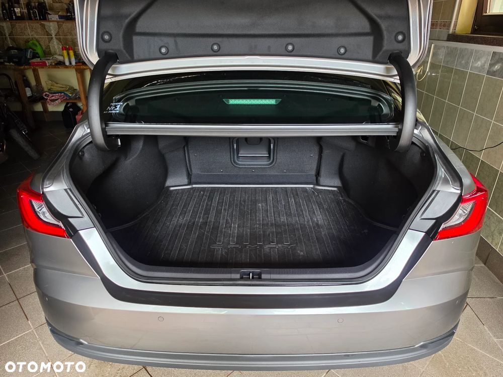 Toyota Camry 2.5 Hybrid Dynamic Force Executive e-CVT - 27
