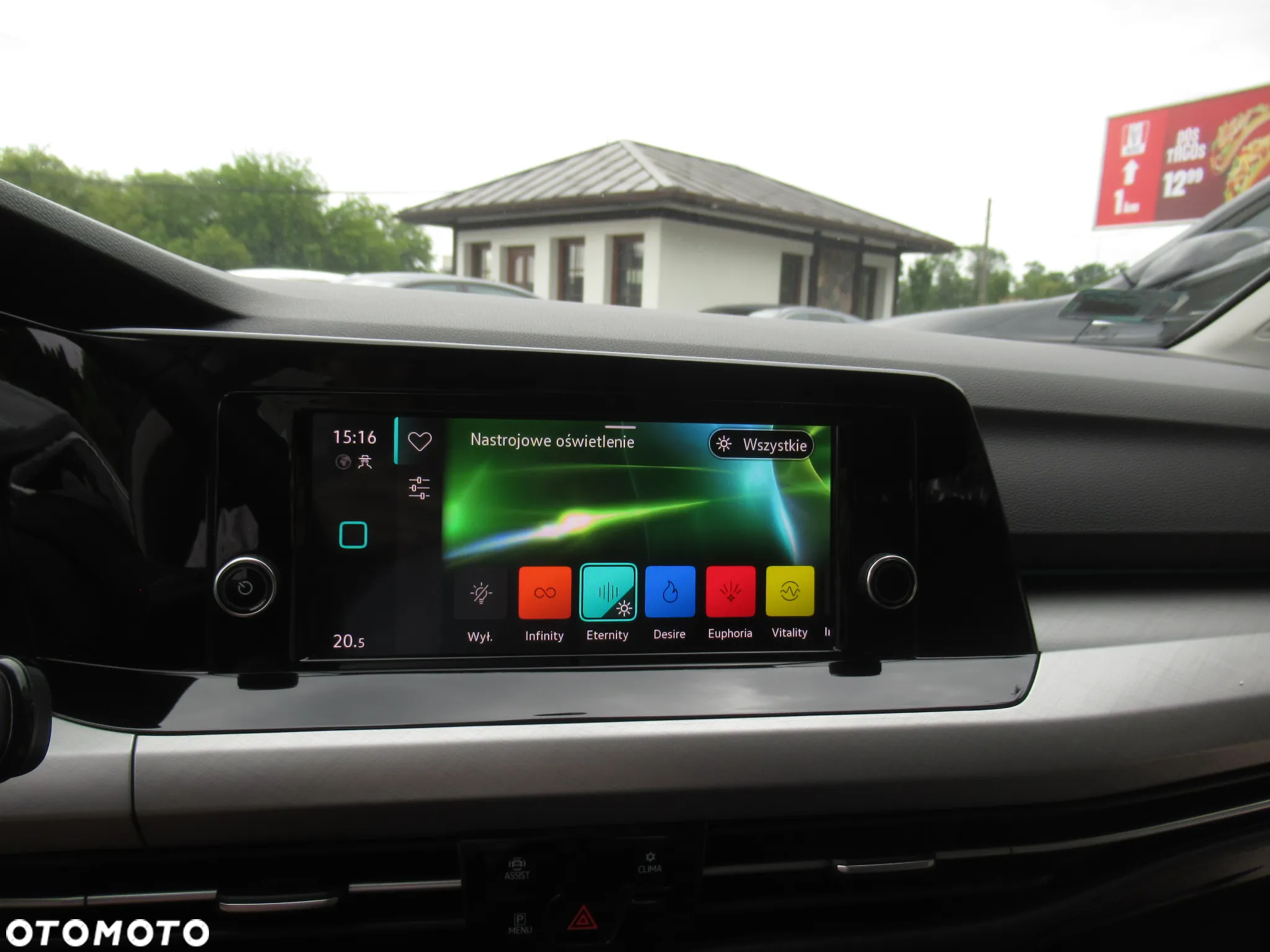 Volkswagen Golf VIII 1.5 TSI EVO Life - 28