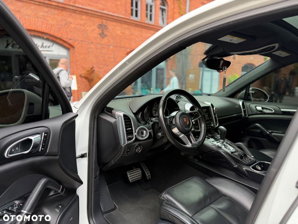 Porsche Cayenne - 24