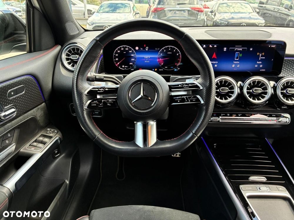 Mercedes-Benz GLB - 10