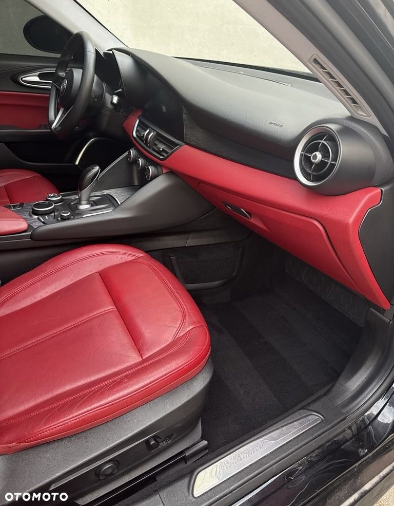 Alfa Romeo Giulia 2.0 Turbo 16V AT8 Veloce - 14